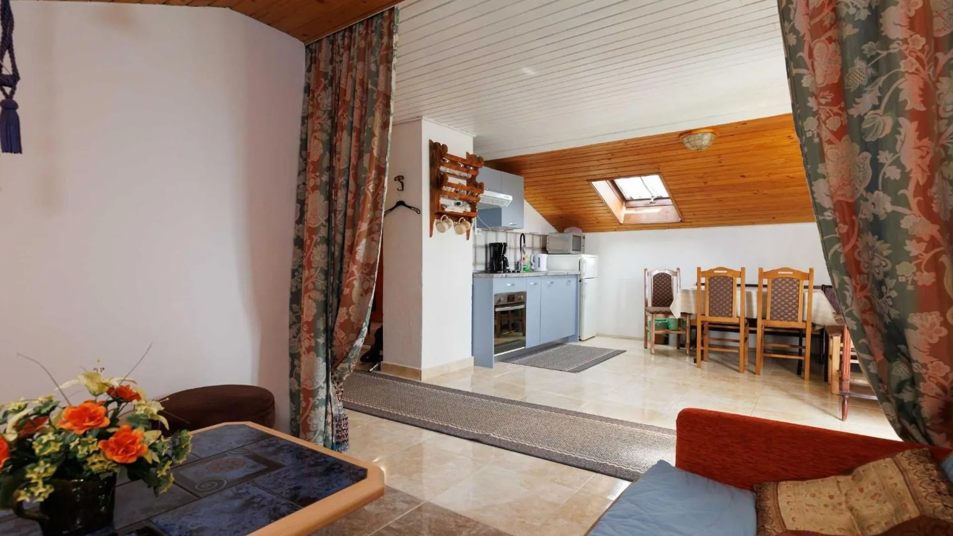 Classic And Trendy Apartment With Terrace Krk Town
